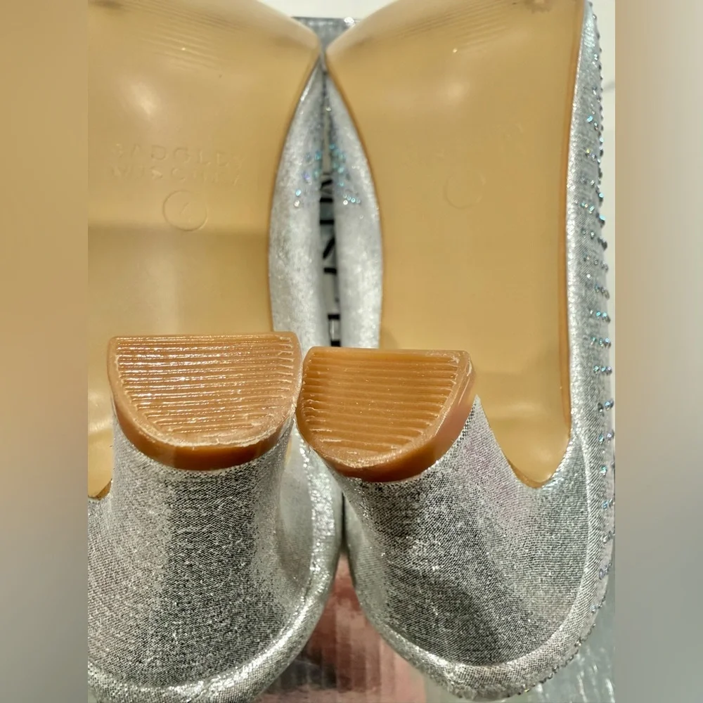 Badgley Mischka Silver Girls Dress Shoes-Size 4 - Picture 12 of 13